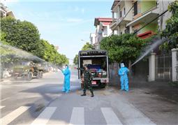 Quân khu: Phối hợp phun hóa chất khử trùng chống dịch Covid-19 tại các địa phương trên địa bàn tỉnh Bắc Ninh